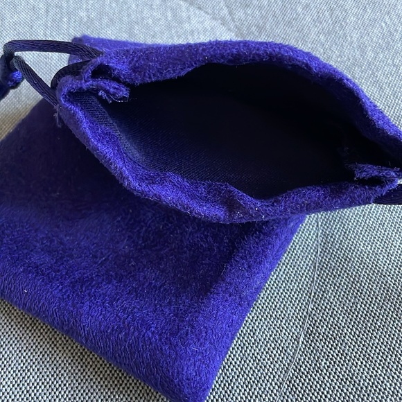 TORY BURCH Earrings Velvety Pouch in deep Purple - Picture 4 of 4